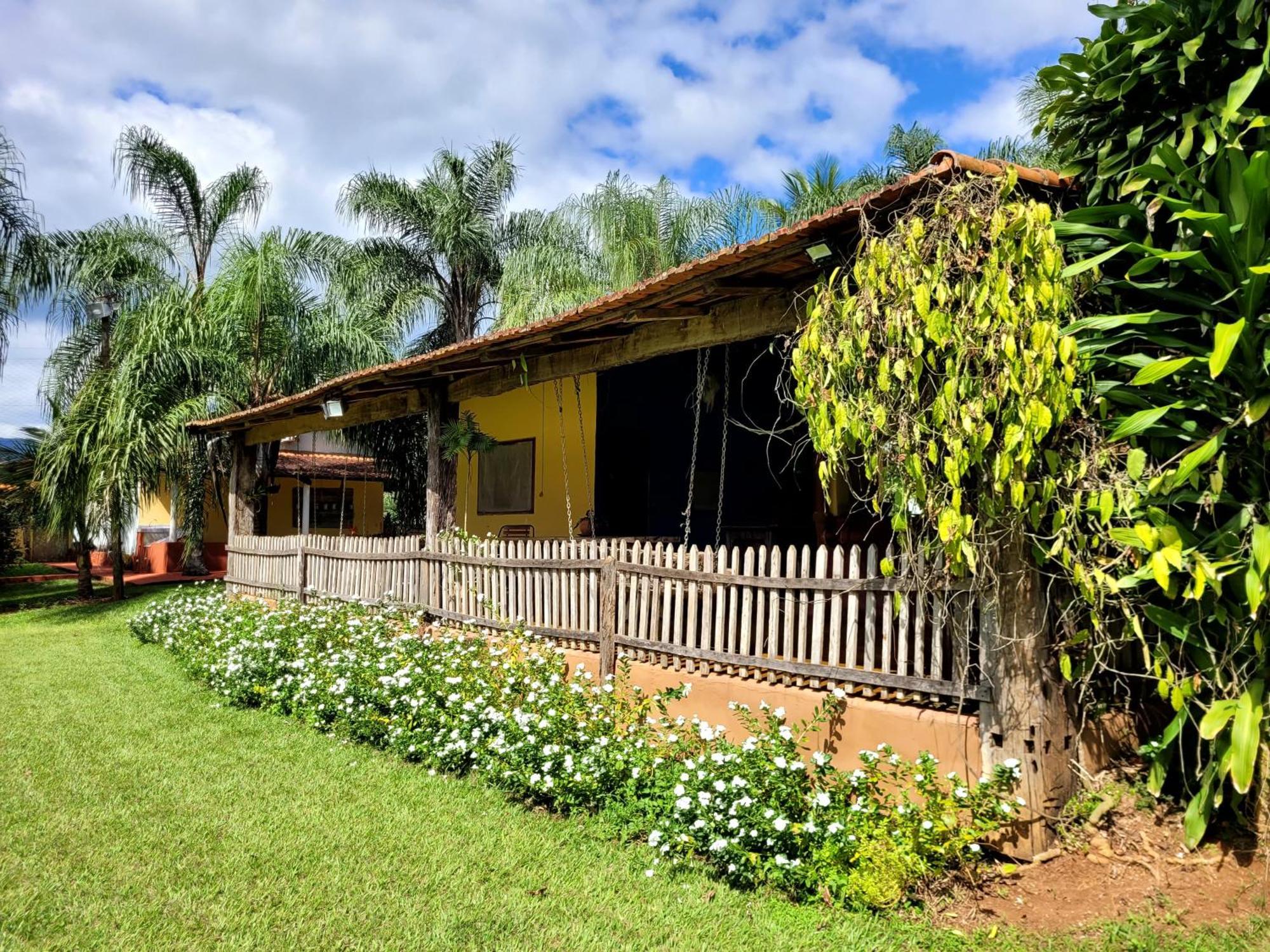 Pousada Fazenda Sao Pedro Hotel Delfinopolis Exterior photo